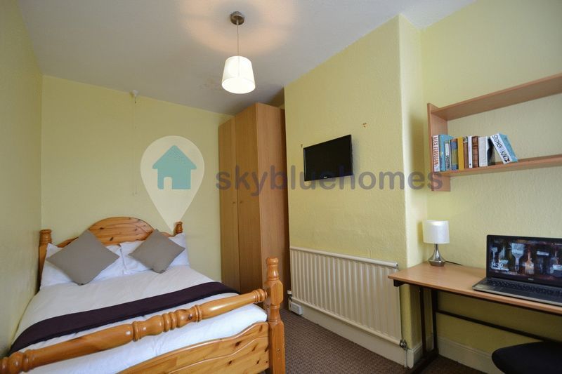 Property photo 2 of 6 Photo 5