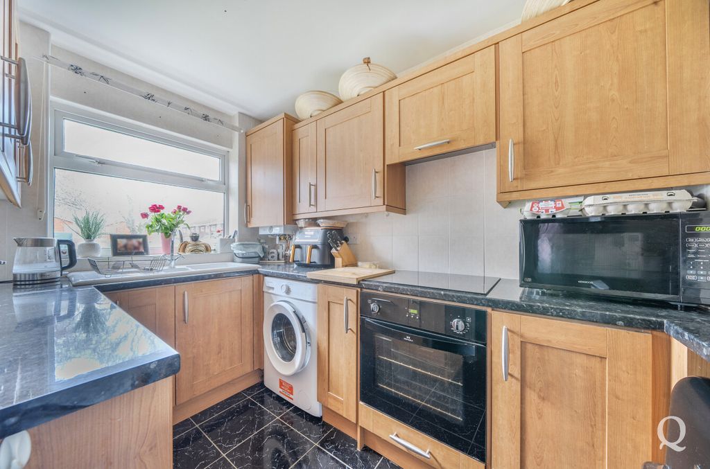 Property photo 2 of 18 E30Fe773-860A-42F...