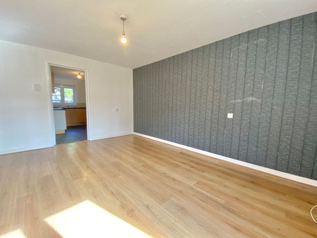 Property photo 1 of 7 Bedroom
