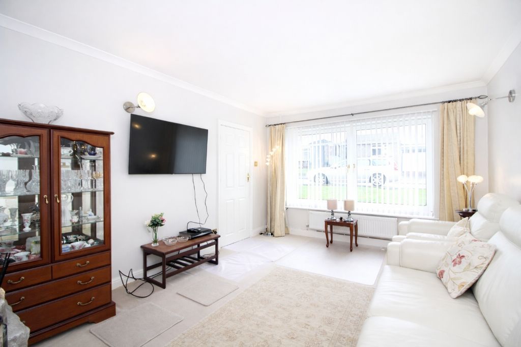 Property photo 2 of 14 Lounge