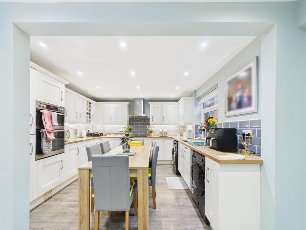 Property photo 2 of 53 Dining Kitchen