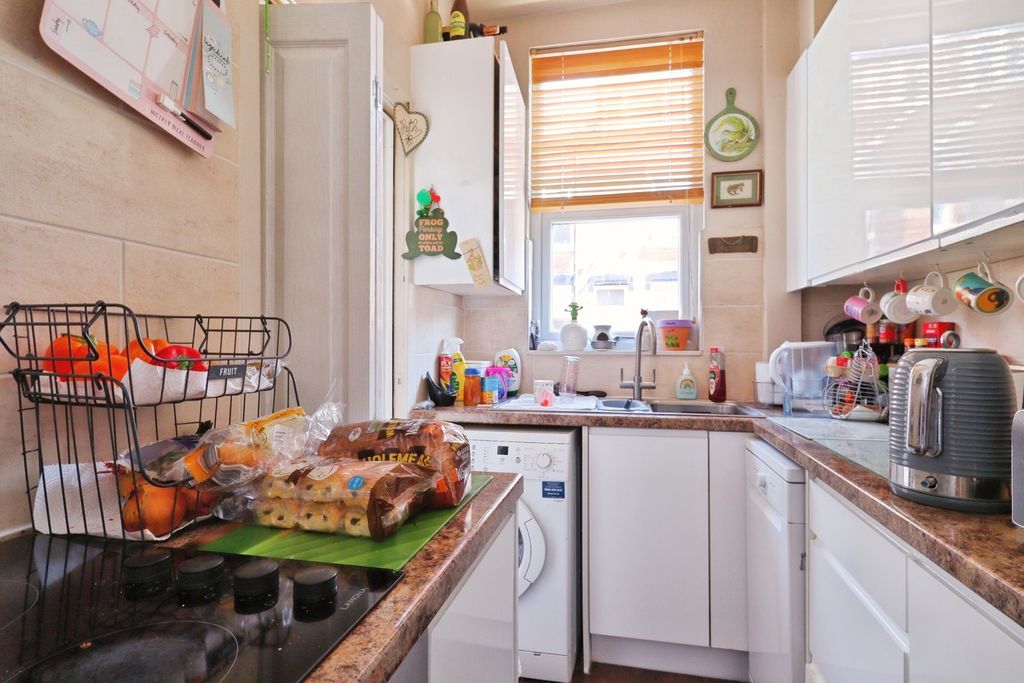 Property photo 3 of 13 Kitchen