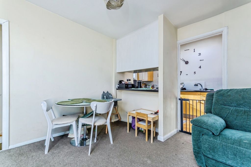 Property photo 3 of 15 Photo