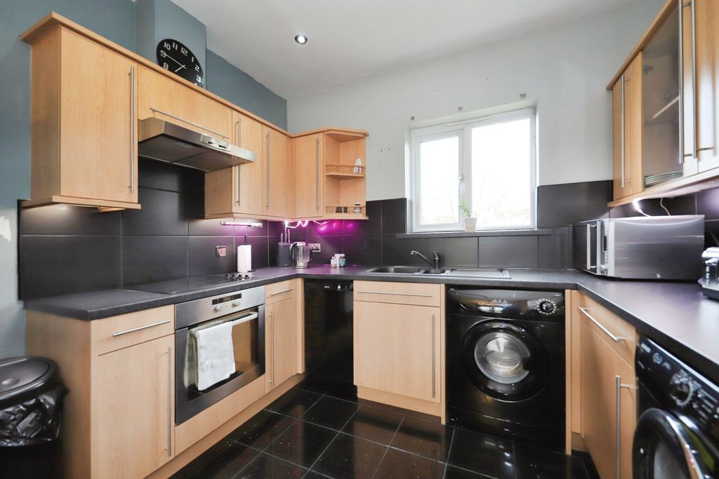 Property photo 3 of 13 Kitchen Area