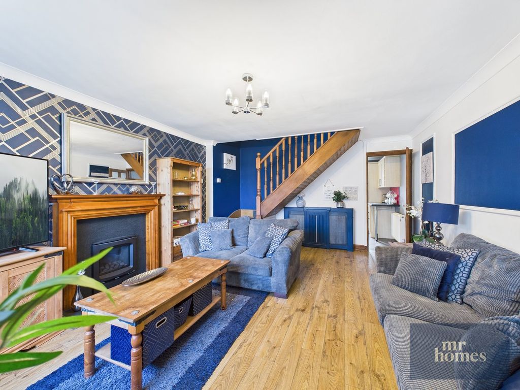 Property photo 2 of 34