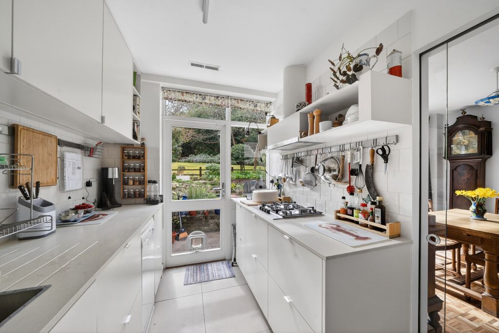 Property photo 3 of 24 1433716-9-69c3Ca7...