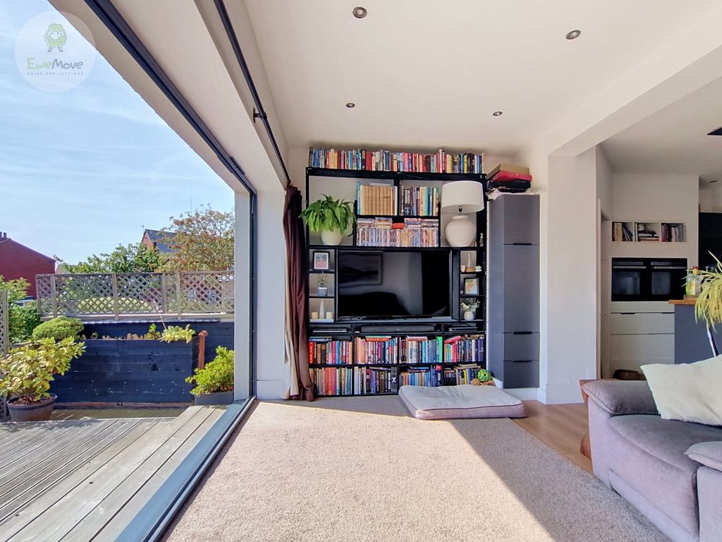 Property photo 2 of 28 233-Huddersfield-Road_00016