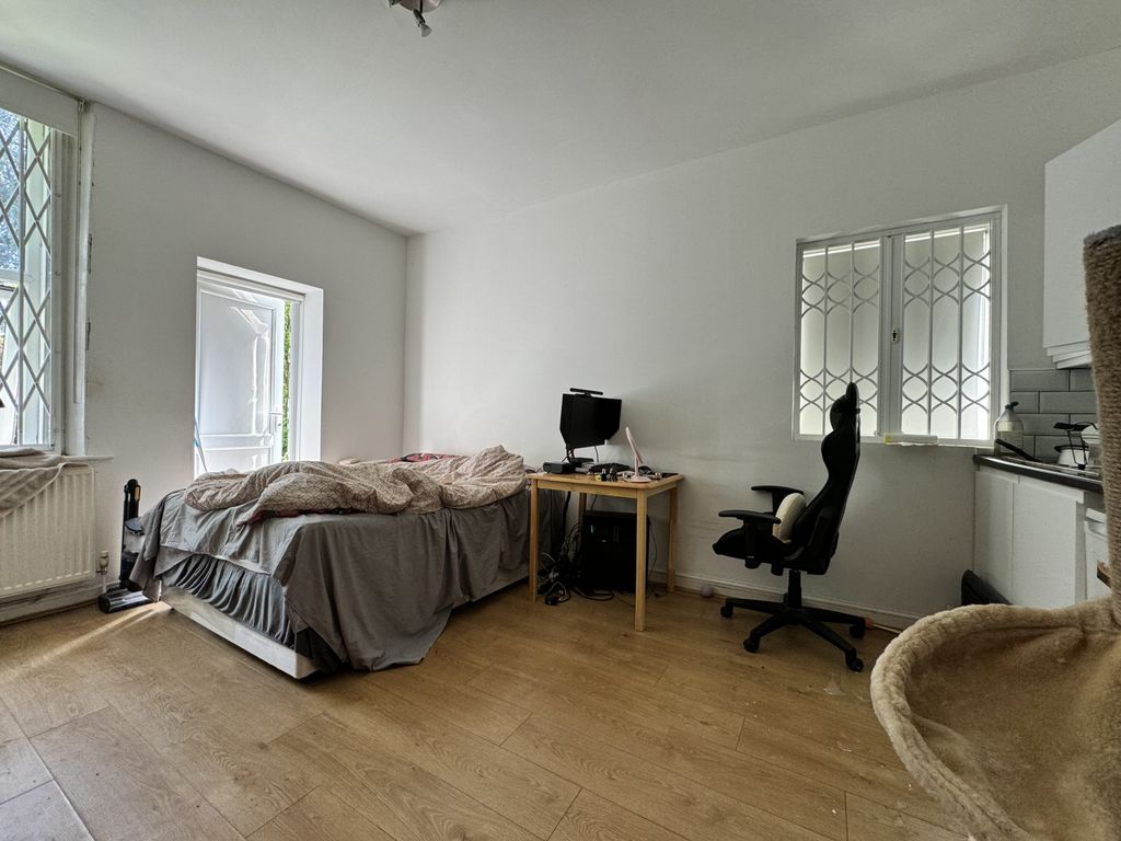 Property photo 2 of 5 Photo 3