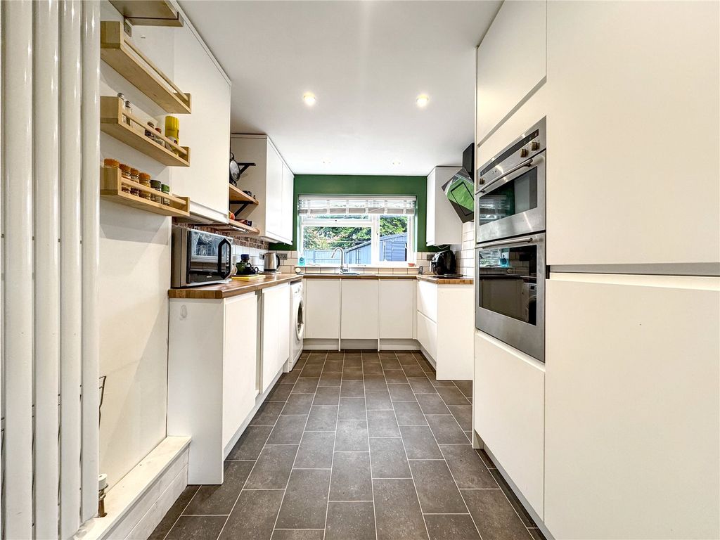 Property photo 3 of 24 Kitchen