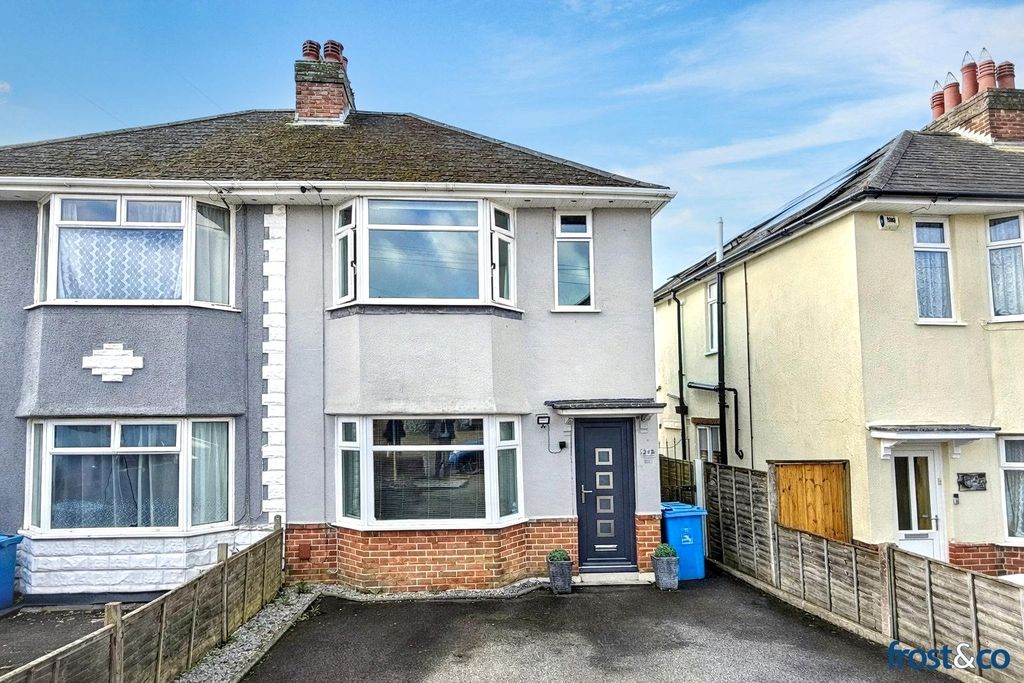 Property photo 1 of 15 Rossmore Road