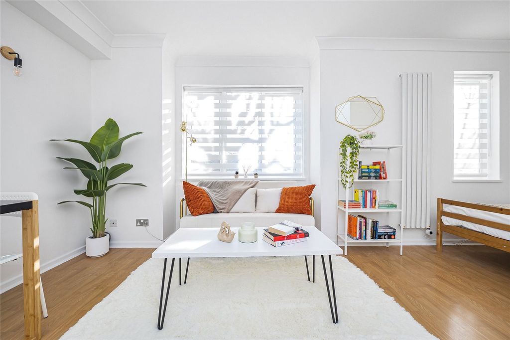 Property photo 2 of 12 Picture No. 13