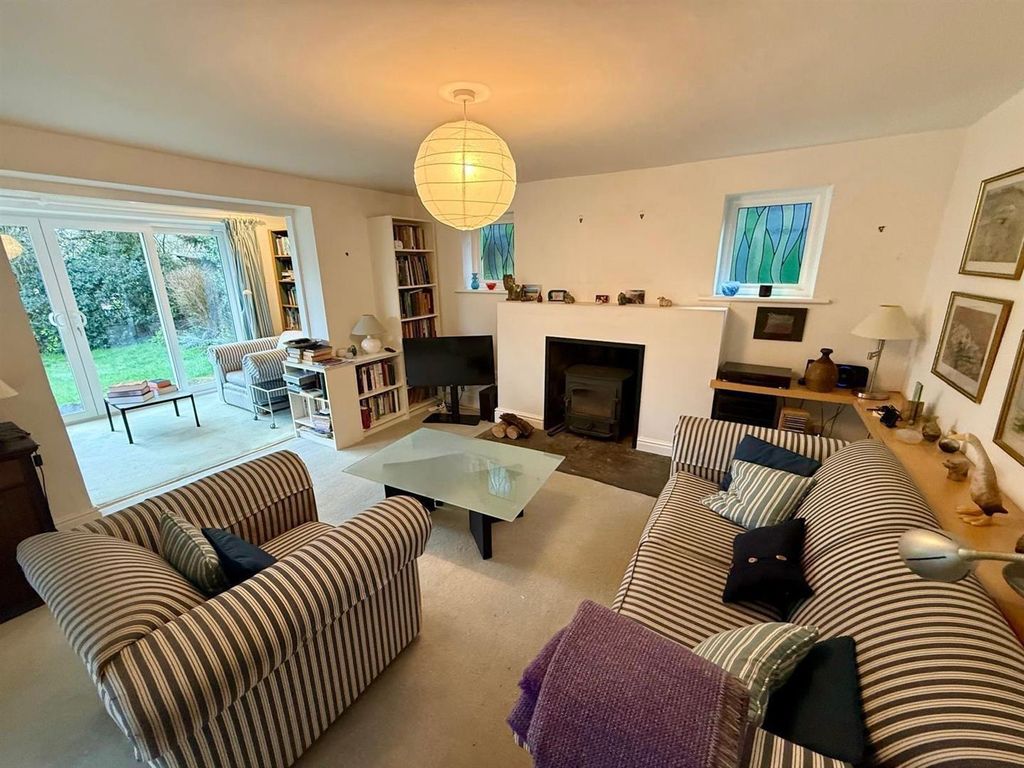 Property photo 2 of 22