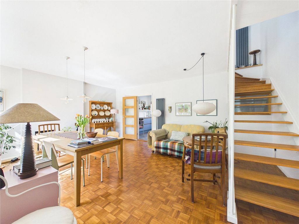 Property photo 2 of 15 Picture No. 18