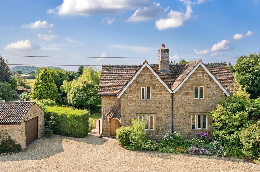 Property photo 1 of 24 1336651-1-689F11B...