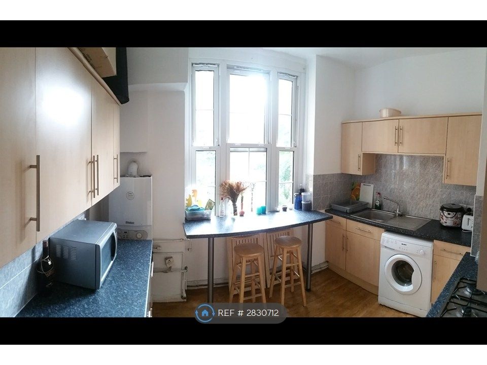 Property photo 2 of 10 Kitchen