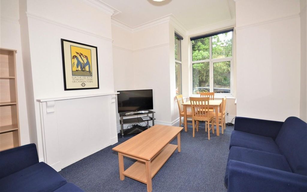 Property photo 2 of 14 Living Room.Jpg