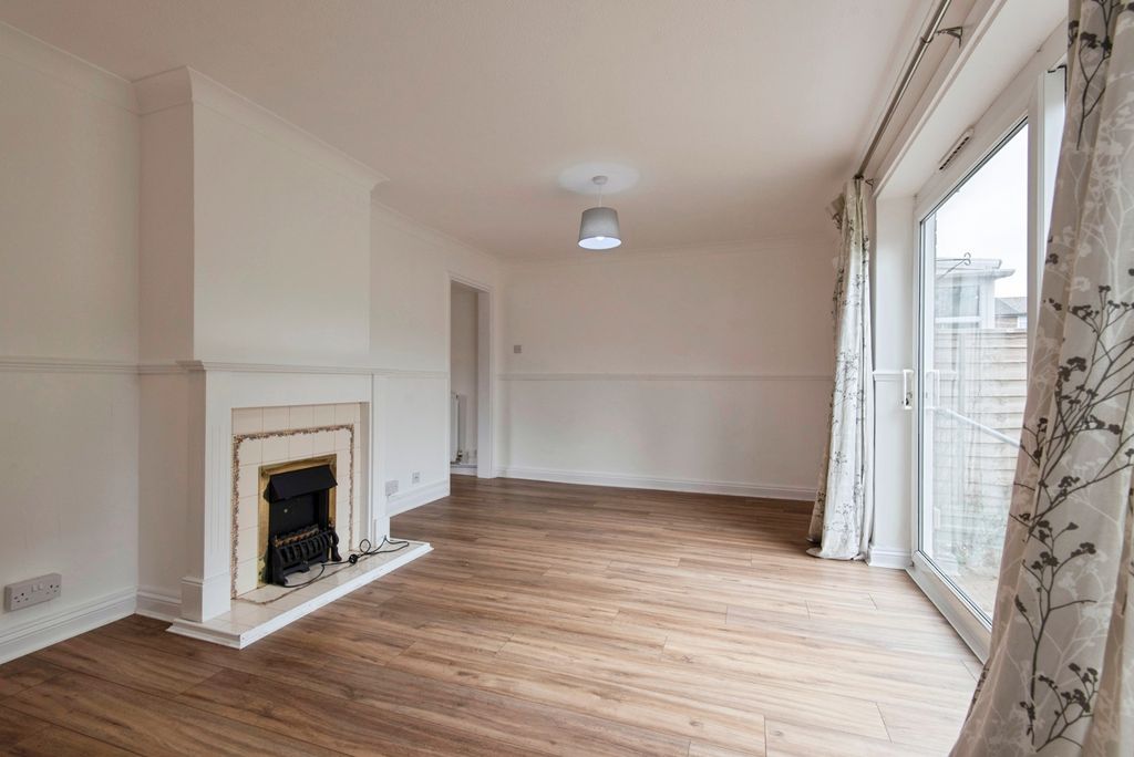 Property photo 2 of 20 Living Room