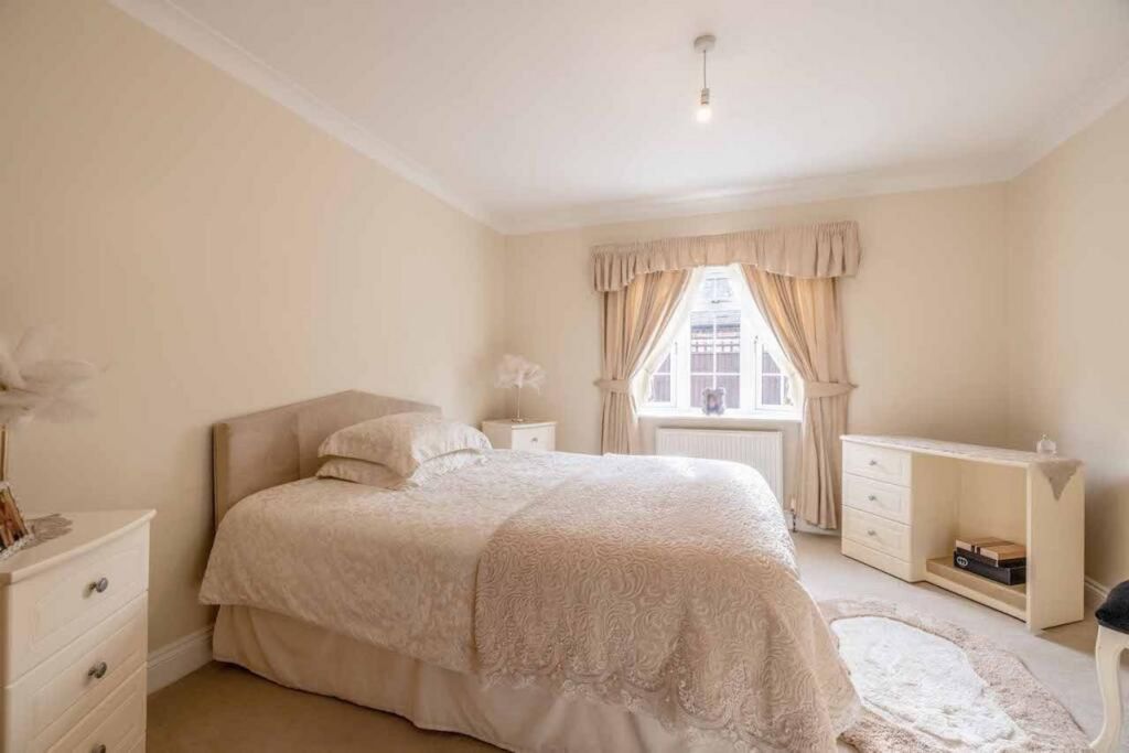 Additional image 12 of 7 bed detached bungalow for saleBangors Road North, Iver SL0