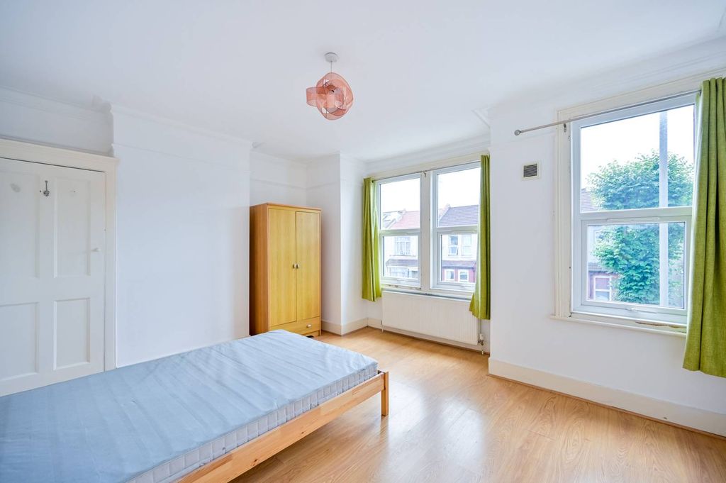 Property photo 2 of 9