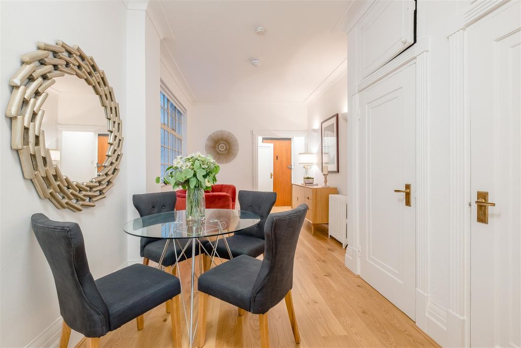 Property photo 2 of 9 8447043-Interior29.Jpg