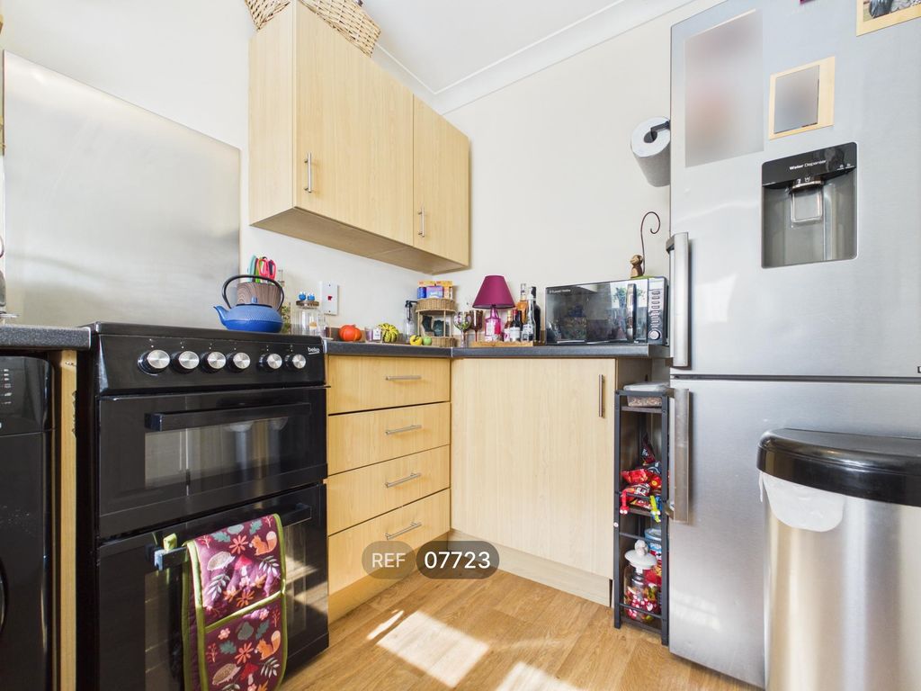 Property photo 3 of 13 Kitchen