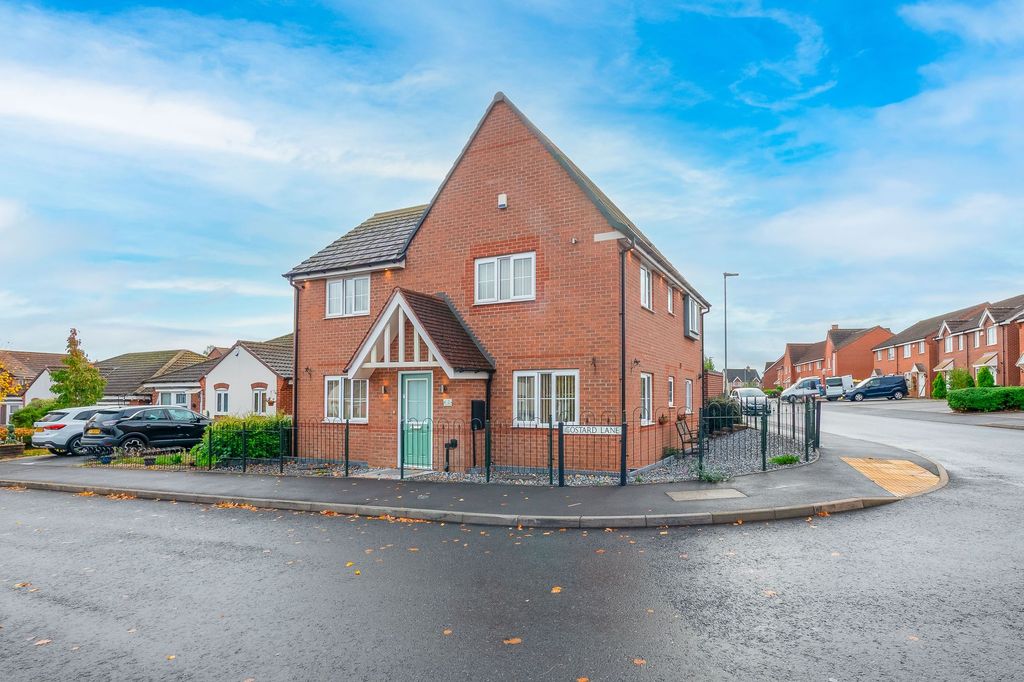 Property photo 2 of 23