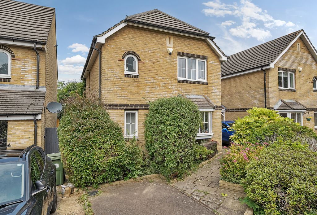 Property photo 2 of 10 Front