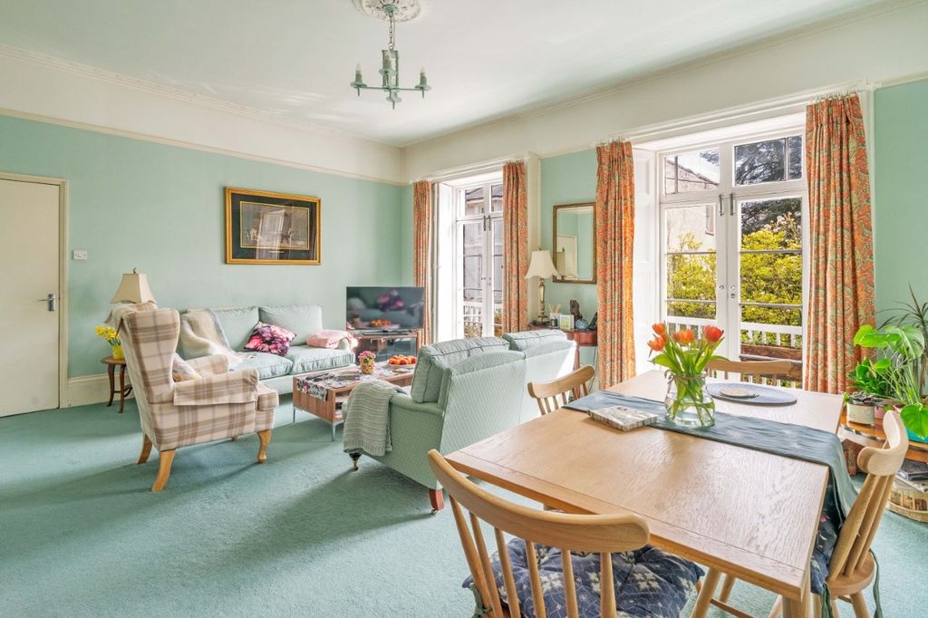 Property photo 3 of 10 Sitting Room