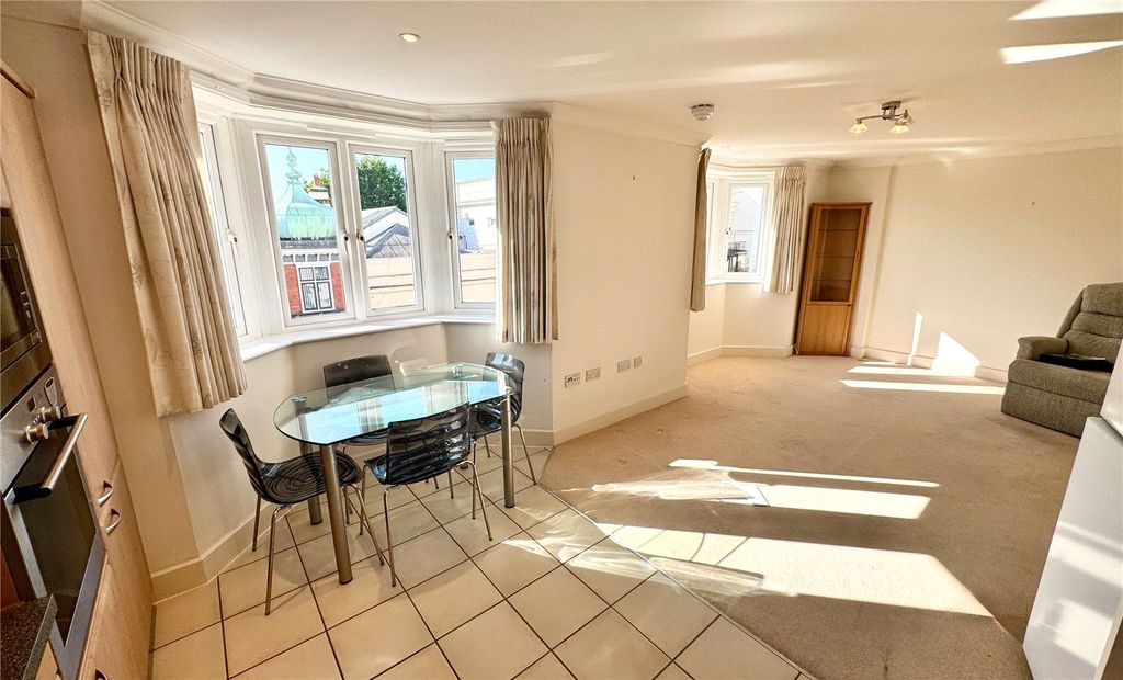 Property photo 3 of 11 Picture No. 24