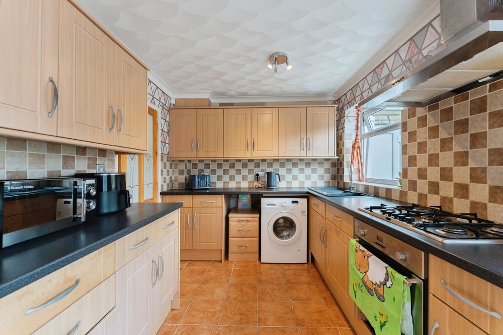 Property photo 2 of 18 Pbox-Img.Jpg