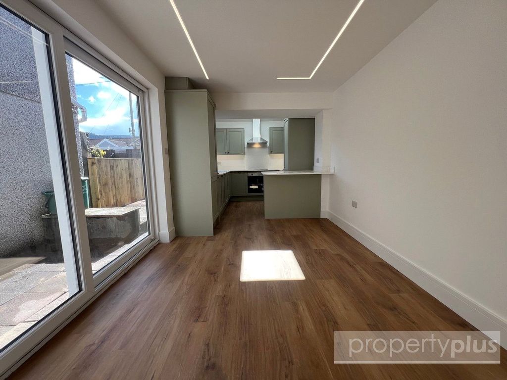 Property photo 3 of 19 Picture No. 15