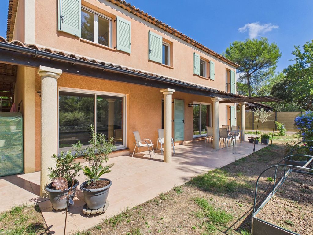 Property photo 1 of 18 Main Exterior View