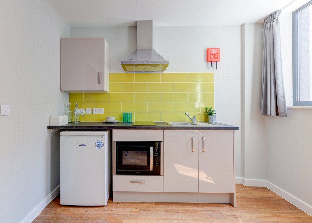 Property photo 3 of 12 Kitchen