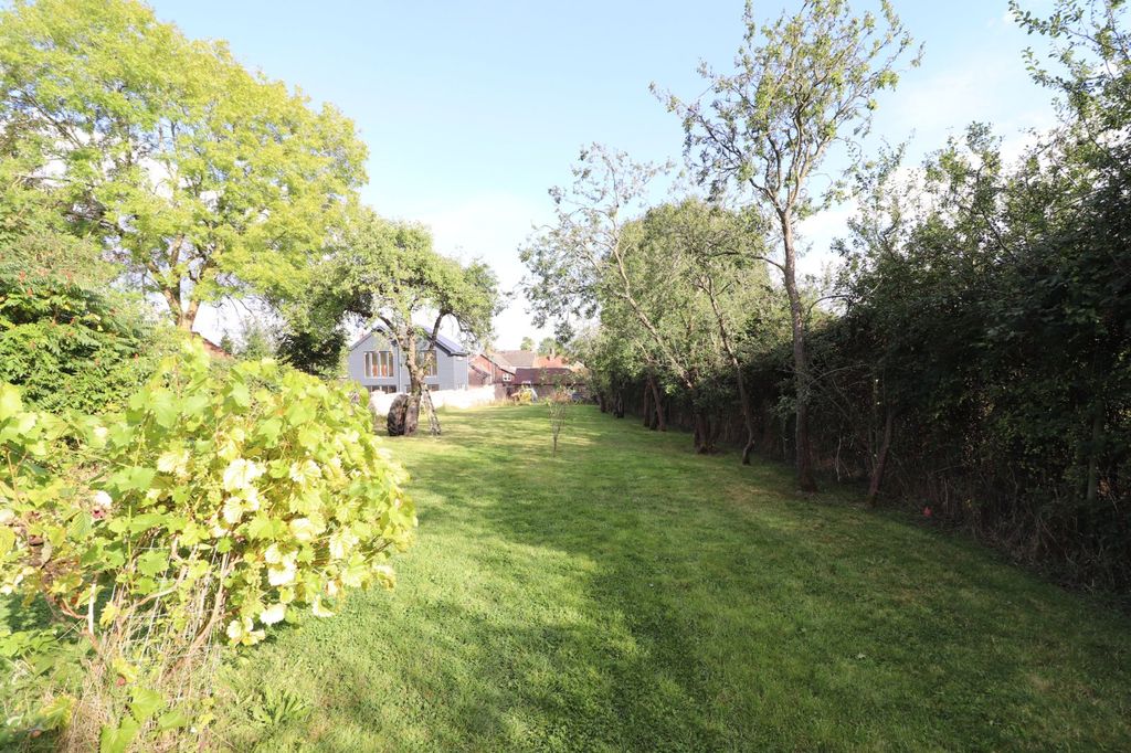 Property photo 3 of 15 Picture No. 11