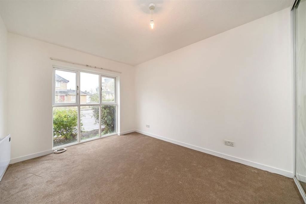 Property photo 3 of 4