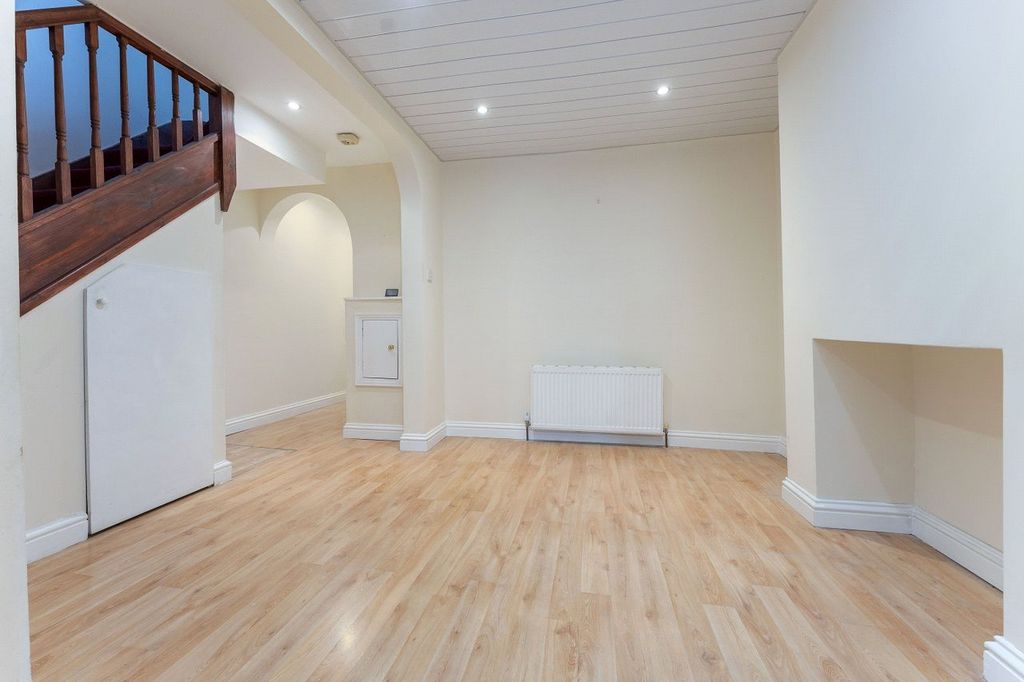 Property photo 3 of 17 Picture No. 05