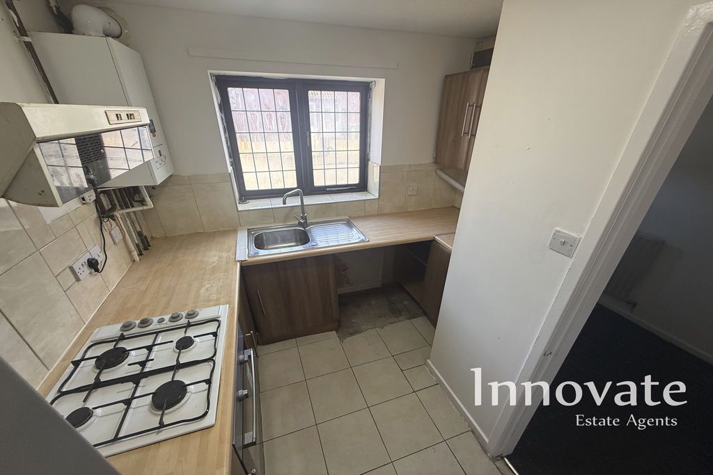 Property photo 3 of 8 Photo 5