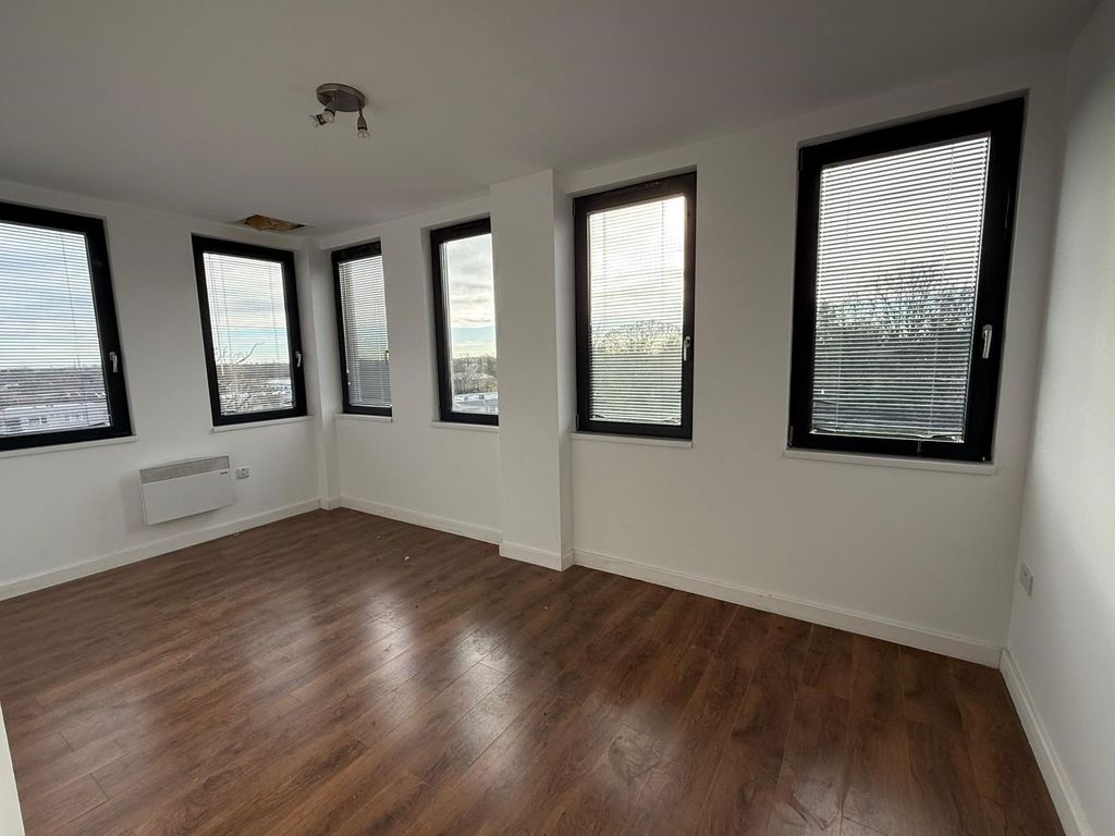 Property photo 2 of 7 Bedroom 2