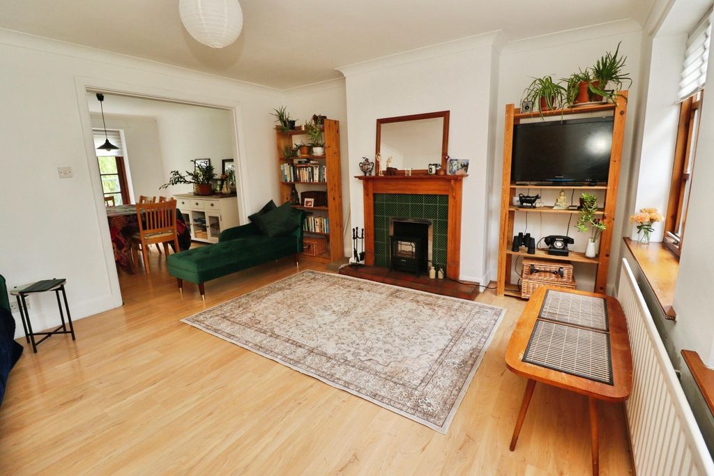 Property photo 3 of 31