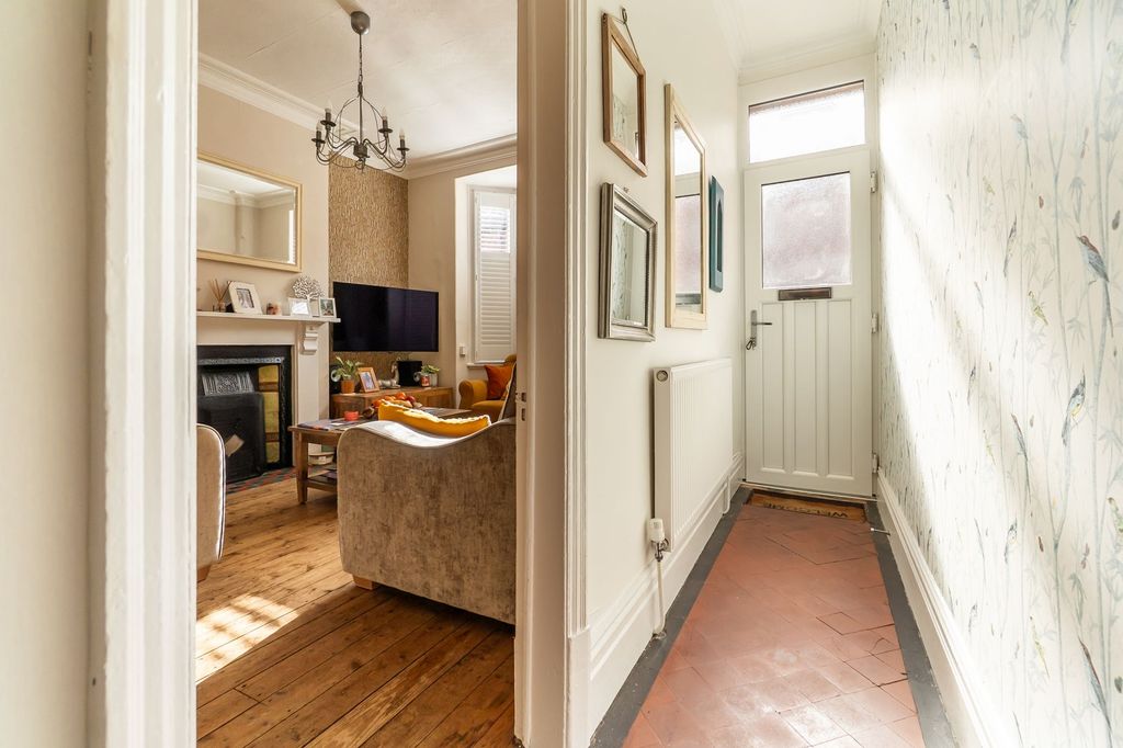 Property photo 2 of 19