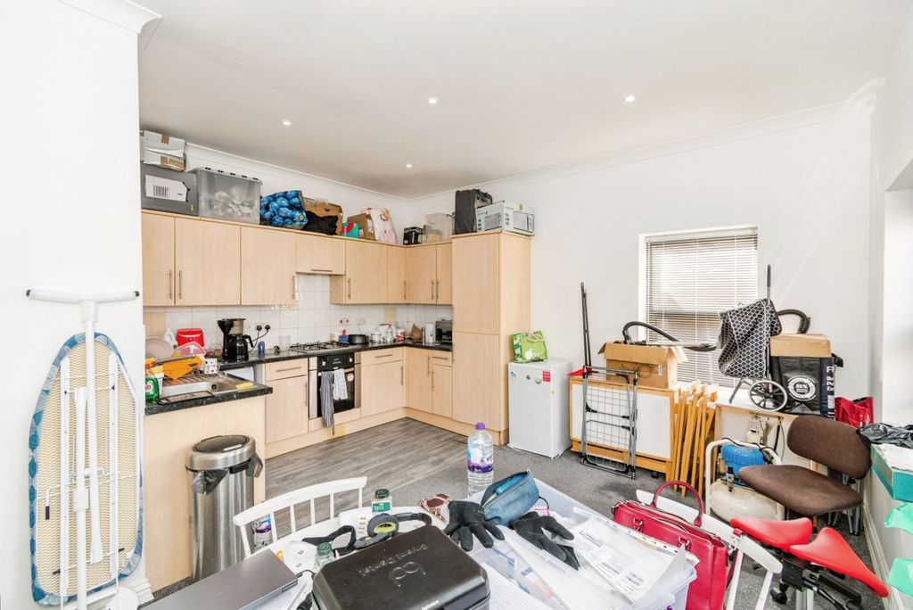 Property photo 2 of 8 Pbox-Img.Jpg