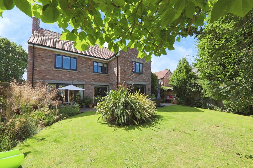 Property photo 1 of 22 3889751
