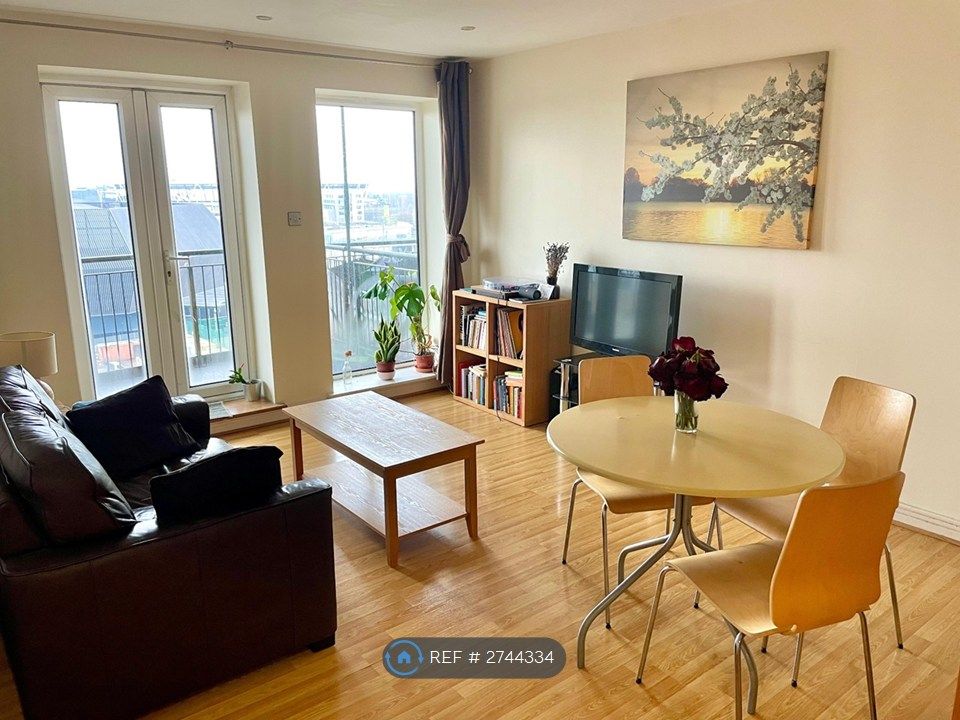 Property photo 2 of 8 Spacious Living Room Leading To A Private Balcony