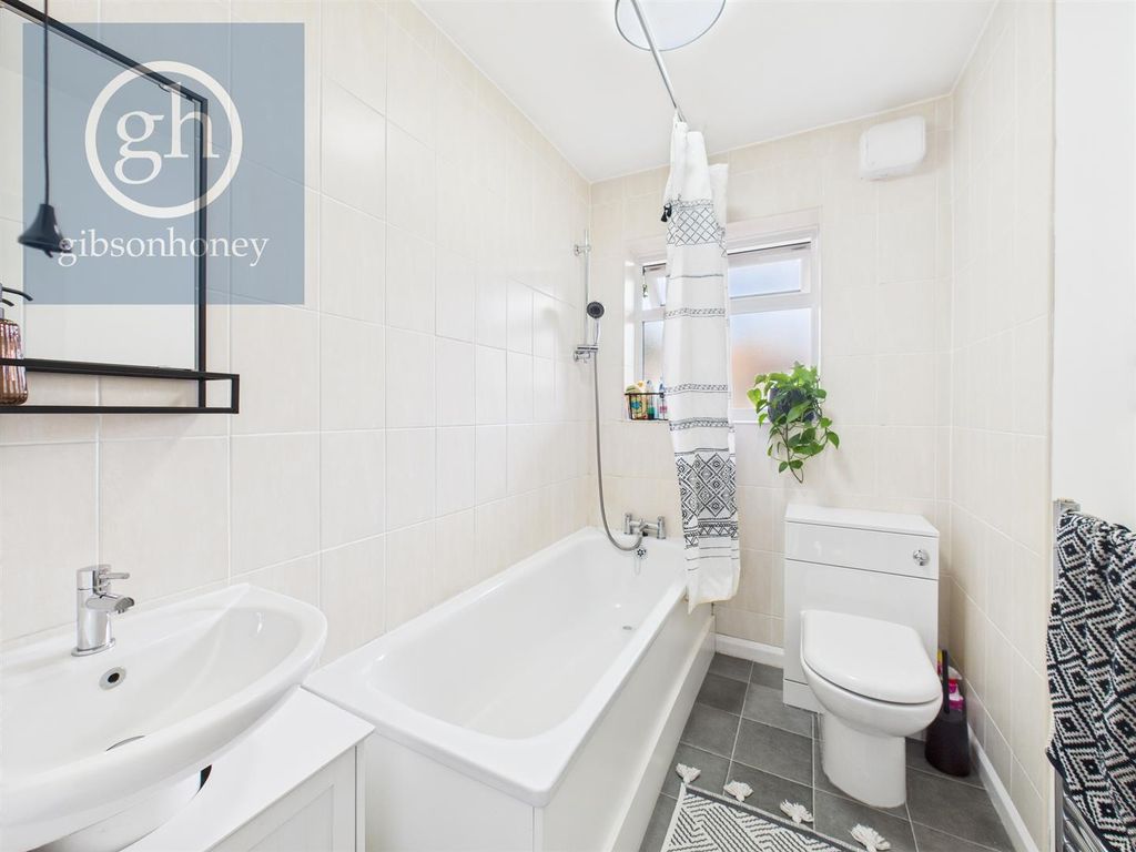 Property photo 3 of 8 Cam05080G0-Pr0146-Still005.Jpg