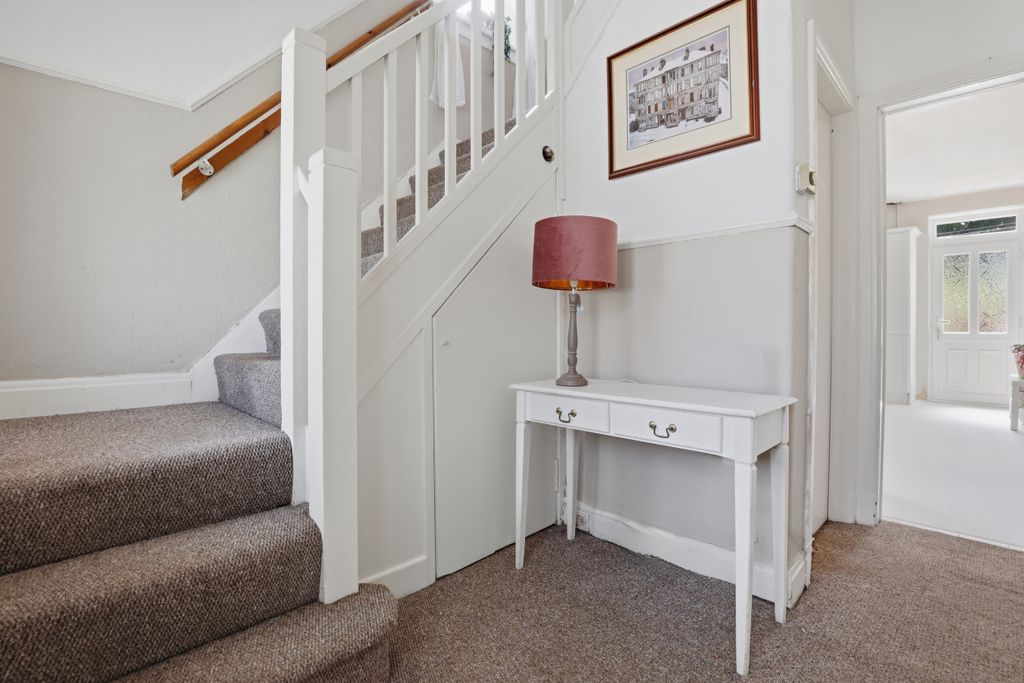 Property photo 2 of 52