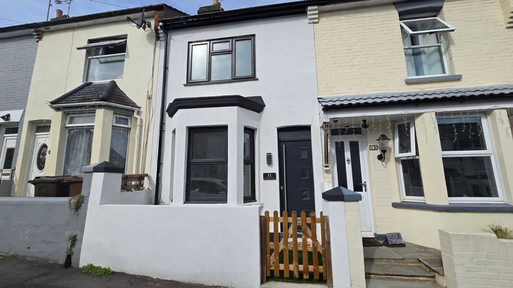 Property photo 1 of 12