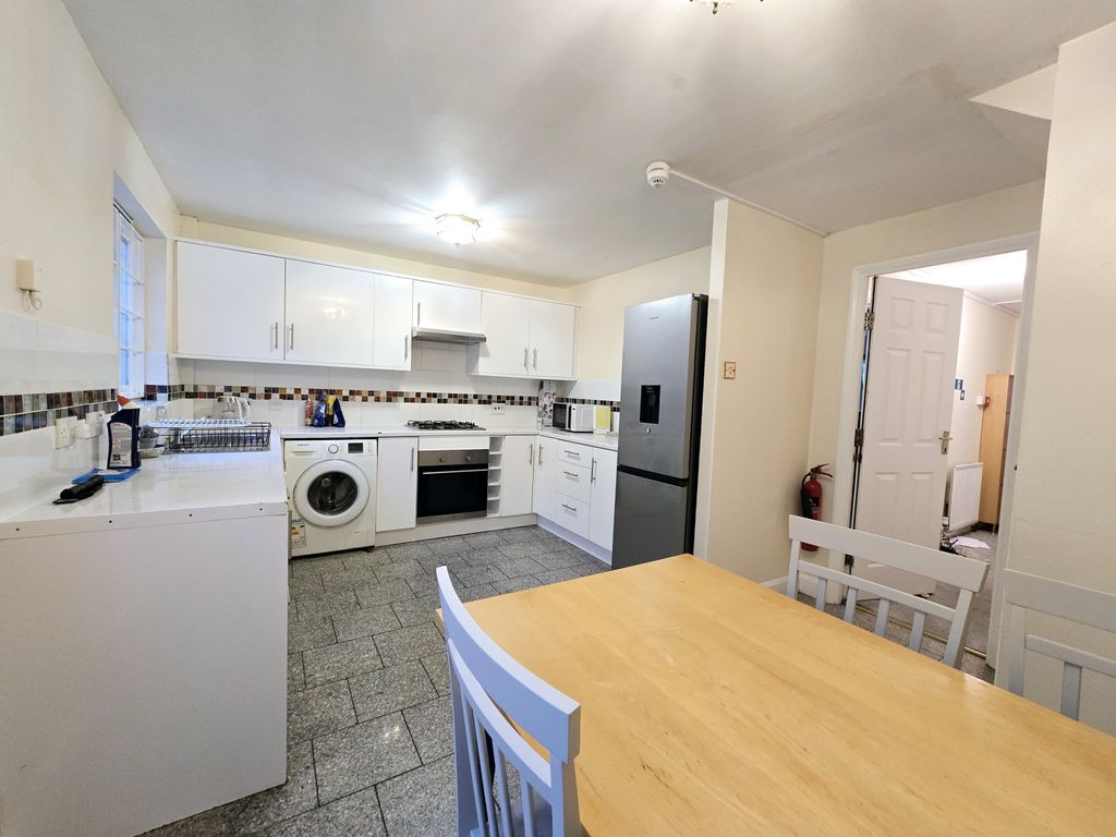 Property photo 3 of 16 Gallery