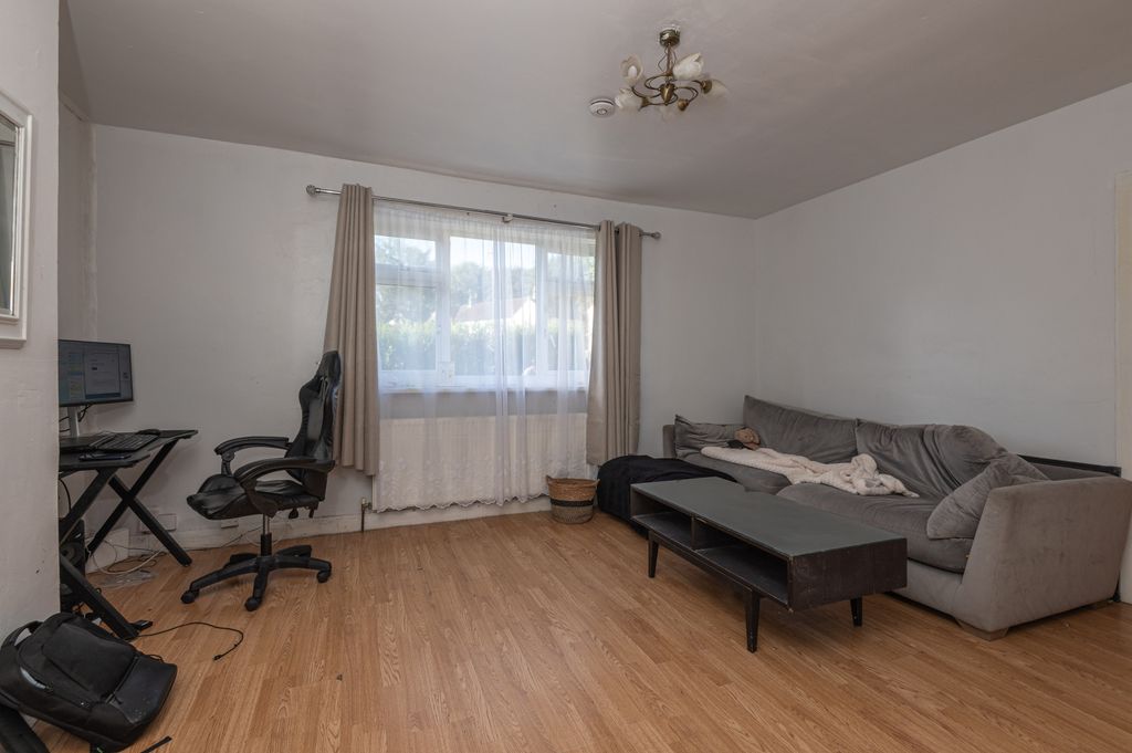 Property photo 3 of 22