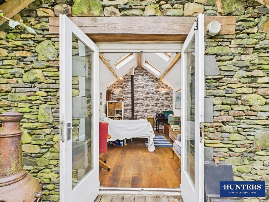 Property photo 3 of 20 E1A4091c-Cam05424G0-Pr0029-Still020.Jpg