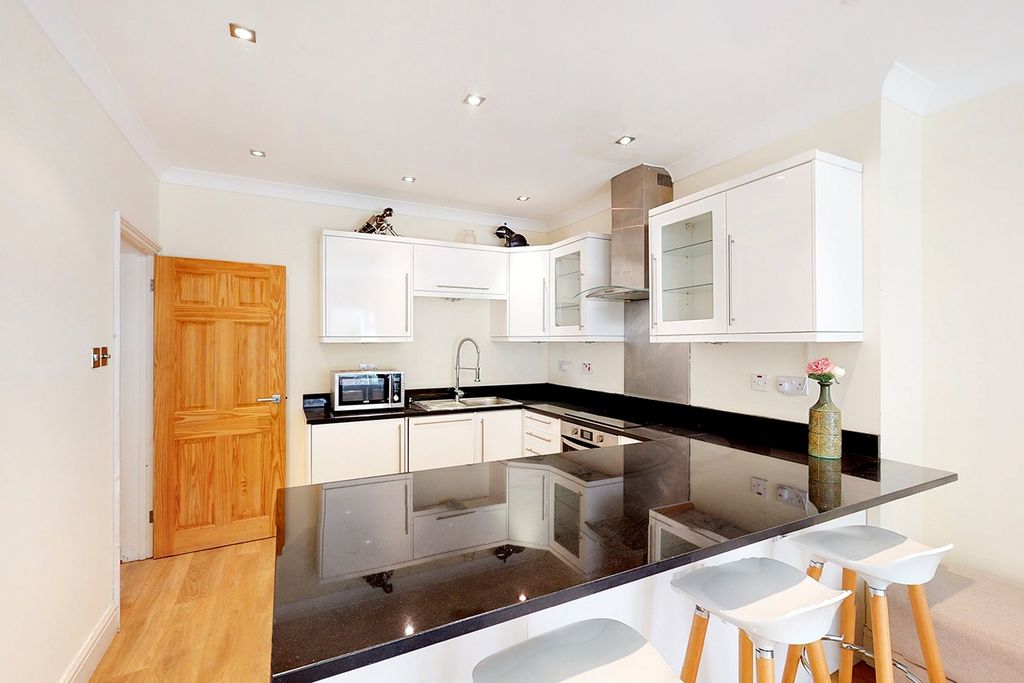 Property photo 3 of 12 3624198